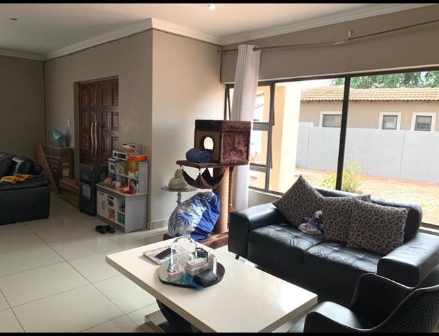 3 BEDROOM PROPERTY TO RENT IN STONERIDGE